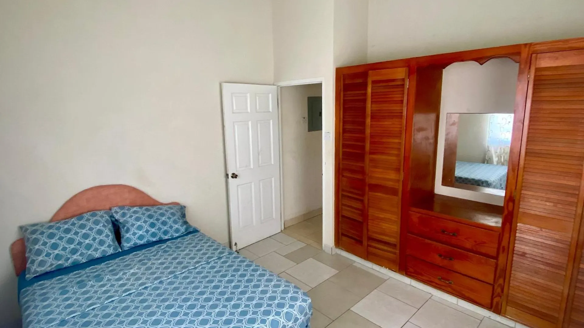 J & J Apartments Christ Church 0*,  Barbados