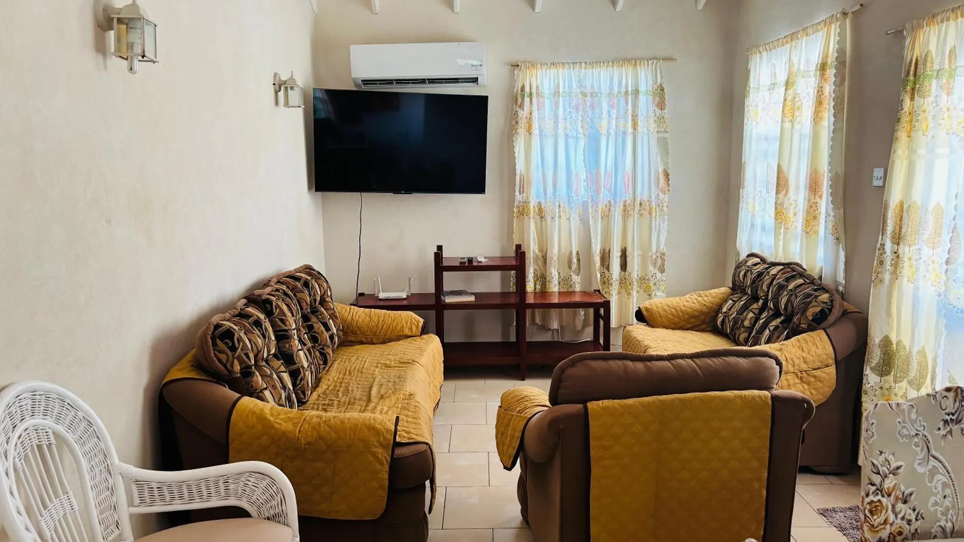 J & J Apartments Christ Church Barbados